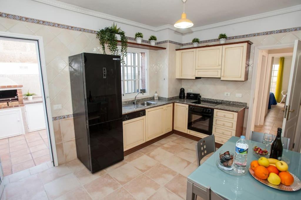 Villa Vanesa Luxury Private Villa With A Heated Pool, 4 Bedrooms And 4 Bathrooms Costa Adeje  Buitenkant foto
